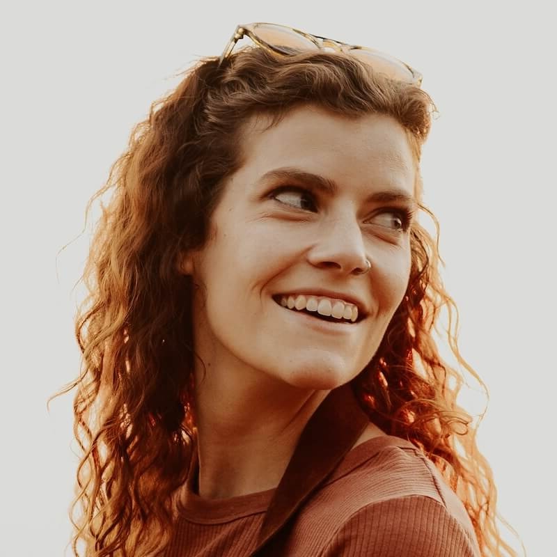 woman-profile-looking-right